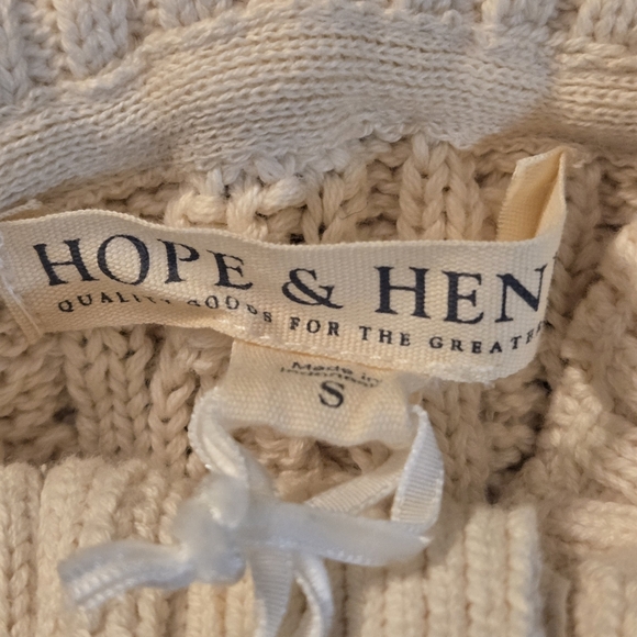 Hope & Henry Boy's S Cream Cable Knit Mock-Neck Sweater w/Brown Buttons Casual - Picture 4 of 10